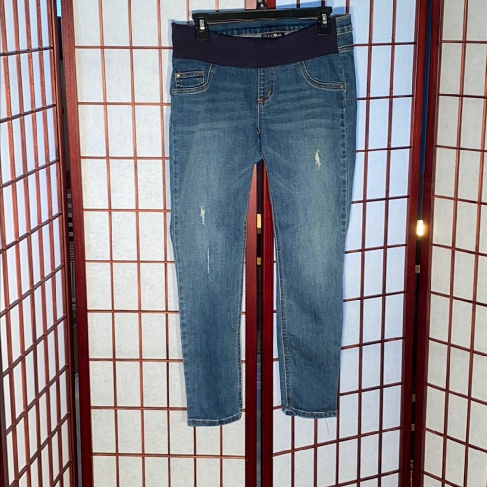 Distressed maternity jeans. Size M